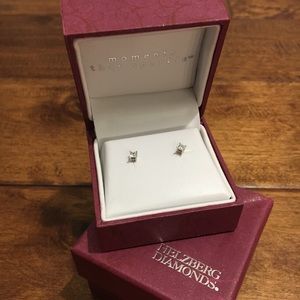 HELZBERG 14k 1/4ct Diamond Stud Earrings